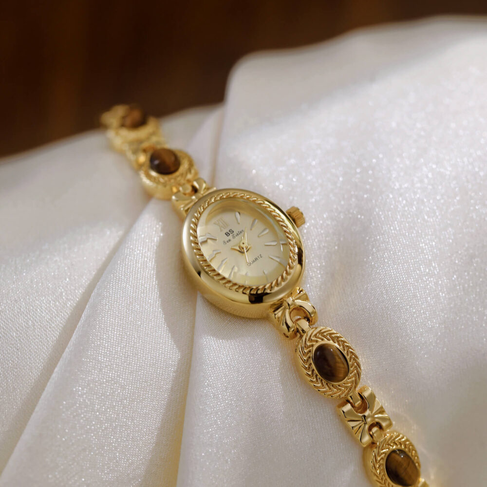 Retro style women's watch